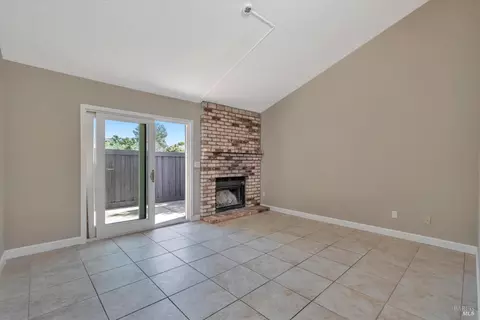 100 White Pine Dr, Vallejo, CA 94591 photo 4