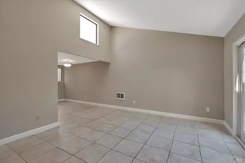 100 White Pine Dr, Vallejo, CA 94591 photo 5