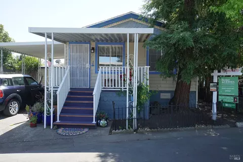 318 Toyon Way, Santa Rosa, CA 95403