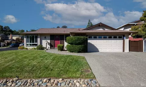 430 Alamo Dr, Vacaville, CA 95688