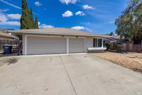 Exterior - 2910 Cascade Ln, Fairfield, CA 94533 photo 15 of 18
