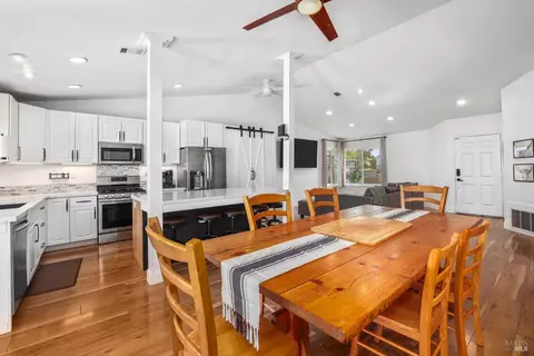Dining - 2910 Cascade Ln, Fairfield, CA 94533 photo 4 of 5