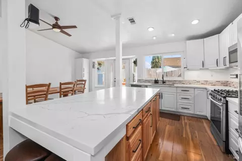 Kitchen - 2910 Cascade Ln, Fairfield, CA 94533 photo 3 of 5