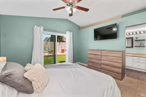 Bedroom - 2910 Cascade Ln, Fairfield, CA 94533 photo 2 of 10