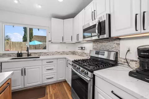 Kitchen - 2910 Cascade Ln, Fairfield, CA 94533 photo 4 of 5