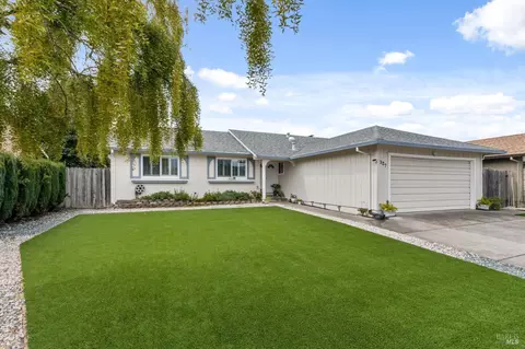 327 Burlwood Ct, Santa Rosa, CA 95401