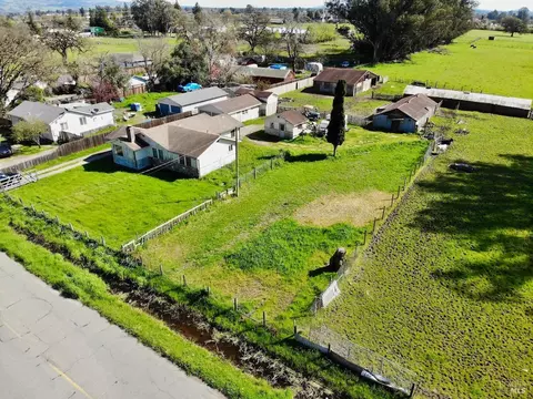 914 Butler Ave, Santa Rosa, CA 95407