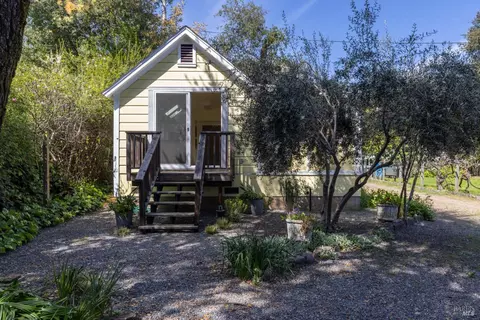 Exterior - 141 Champlain Ave, Cloverdale, CA 95425 photo 5 of 12