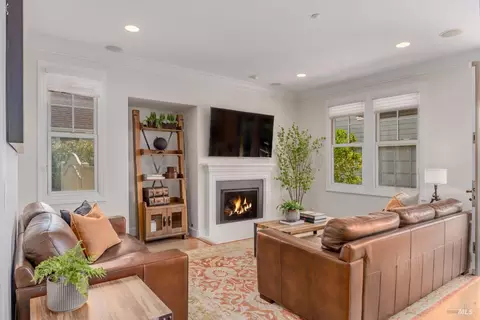 Living - 725 E Napa St, Sonoma, CA 95476 photo 3 of 4