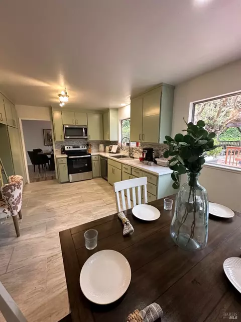1568 Vervais Ave, Vallejo, CA 94591 photo 4