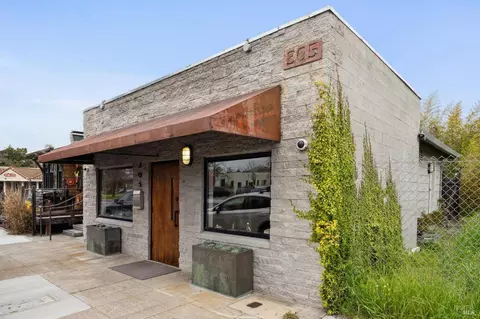 305 Petaluma Blvd S, Petaluma, CA 94952