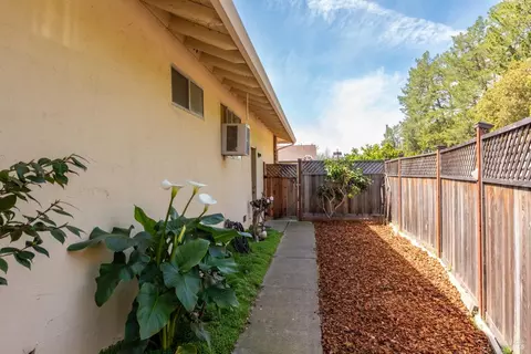 Exterior - 316 Pine Cir, Healdsburg, CA 95448 photo 9 of 13
