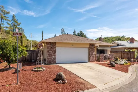 Exterior - 316 Pine Cir, Healdsburg, CA 95448 photo 3 of 13