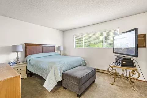 Bedroom - 316 Pine Cir, Healdsburg, CA 95448 photo 1 of 2