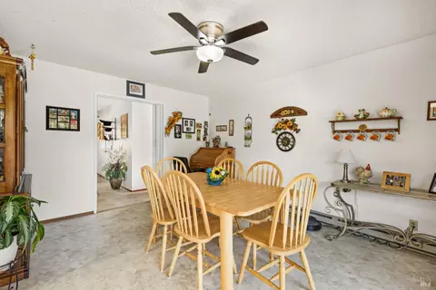 Dining - 316 Pine Cir, Healdsburg, CA 95448 photo 3 of 3