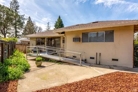 Exterior - 316 Pine Cir, Healdsburg, CA 95448 photo 6 of 13