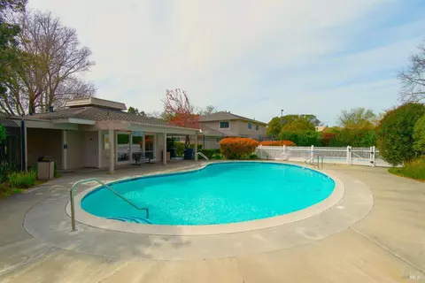 54 Trinity Dr, Novato, CA 94947 photo 18