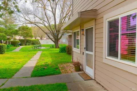 54 Trinity Dr, Novato, CA 94947