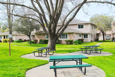 54 Trinity Dr, Novato, CA 94947 photo 17