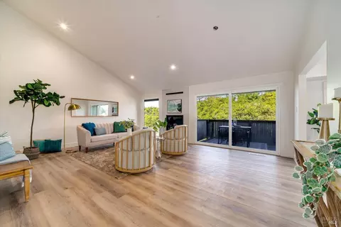 1054 East Ave, Napa, CA 94559