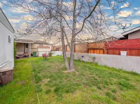 8184 E St, Windsor, CA 95492 photo 2