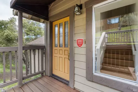 5 River Oaks Ct, San Rafael, CA 94901
