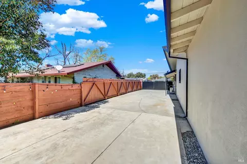Exterior - 941 W A St, Dixon, CA 95620 photo 24 of 26