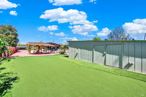 Exterior - 941 W A St, Dixon, CA 95620 photo 23 of 26