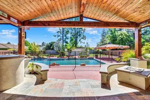 Exterior - 941 W A St, Dixon, CA 95620 photo 4 of 26