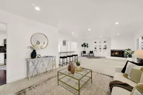 Dining - 941 W A St, Dixon, CA 95620 photo 5 of 8