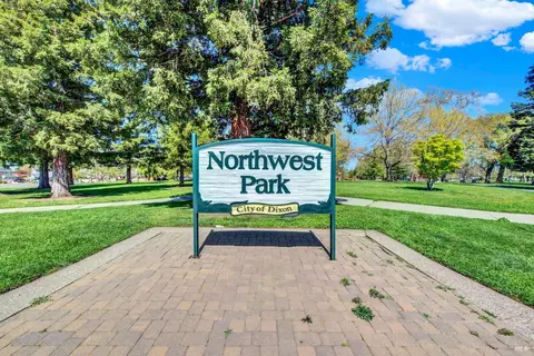 View/Area - 941 W A St, Dixon, CA 95620 photo 6 of 7