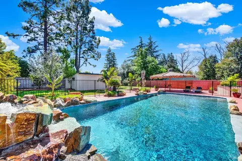 Exterior - 941 W A St, Dixon, CA 95620 photo 16 of 26