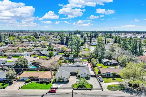 View/Area - 941 W A St, Dixon, CA 95620 photo 2 of 7