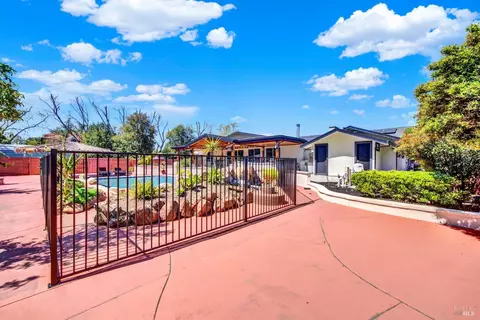 Exterior - 941 W A St, Dixon, CA 95620 photo 21 of 26