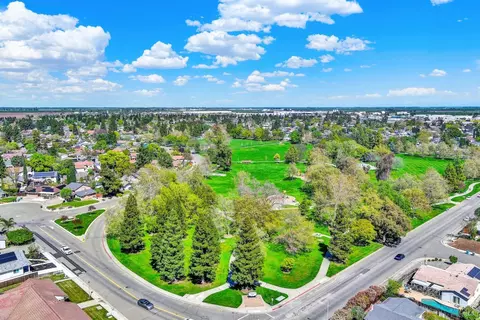 View/Area - 941 W A St, Dixon, CA 95620 photo 7 of 7