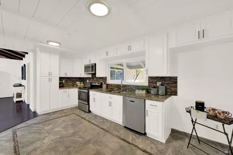 Kitchen - 941 W A St, Dixon, CA 95620 photo 3 of 7