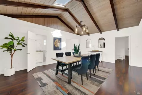 Dining - 941 W A St, Dixon, CA 95620 photo 3 of 8