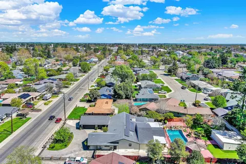 View/Area - 941 W A St, Dixon, CA 95620 photo 4 of 7