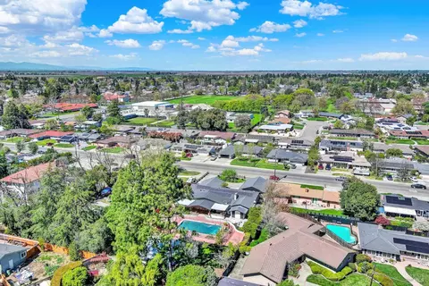 View/Area - 941 W A St, Dixon, CA 95620 photo 5 of 7