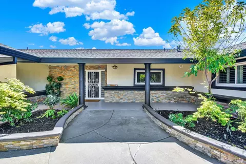 Exterior - 941 W A St, Dixon, CA 95620 photo 3 of 26