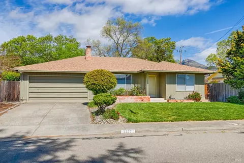 7377 Oak Leaf Dr, Santa Rosa, CA 95409