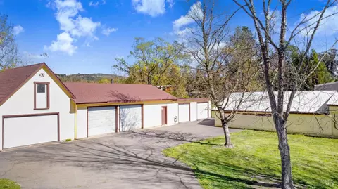 Exterior - 1235 Castle Rd, Sonoma, CA 95476 photo 11 of 22