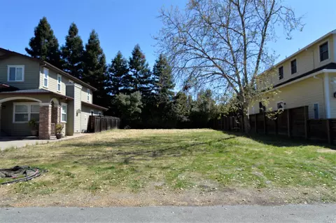 1566 Healdsburg Ave, Healdsburg, CA 95448