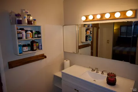 Bath - 132 Harvard Ave, Vallejo, CA 94589 photo 3 of 3