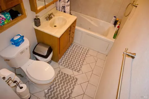 Bath - 132 Harvard Ave, Vallejo, CA 94589 photo 1 of 3