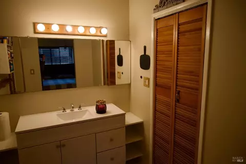 Bath - 132 Harvard Ave, Vallejo, CA 94589 photo 2 of 3