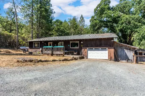 700 Steele Ln, Laytonville, CA 95454