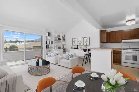 122 Larkspur Plaza Dr, Larkspur, CA 94939