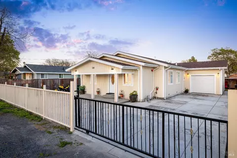 1060 Leddy Ave, Santa Rosa, CA 95407