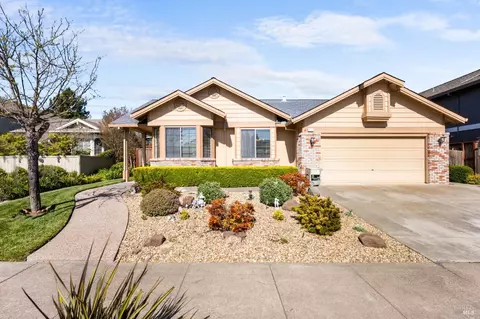 607 Garfield Dr, Petaluma, CA 94954